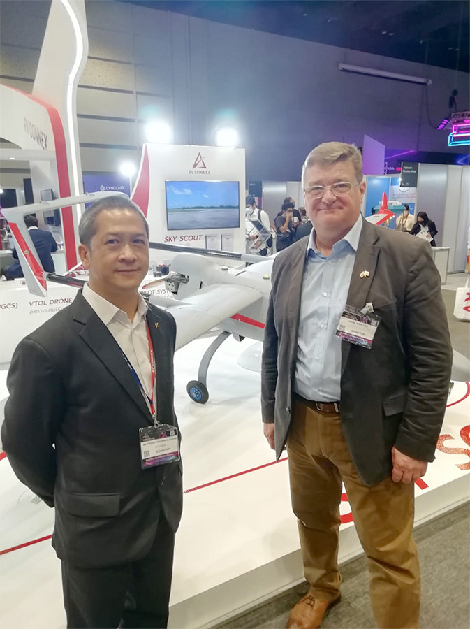 Fruitful discussions at RV Connex’s  stand between Managing Director Peeraphon Trakulchang and Colin Hamilton.